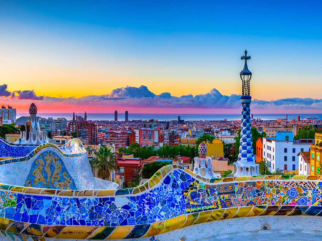 アントニオ・ガウディ×グラフィックデザイン Graudi